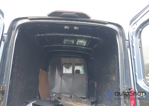 2024 Ford Transit-250 z USA, uszkodzony, nr VIN 1FTBR1C82RKB58959